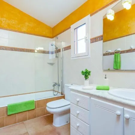 Villa Cala Galdana Sleeps 6 Pool Air Con Wifi *