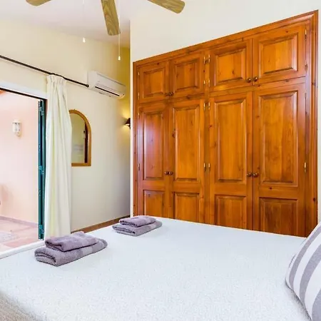 Villa Cala Galdana Sleeps 6 Pool Air Con Wifi Cala Galdana (Menorca)